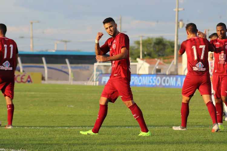 Atacante deixa o Náutico antes da final da Série C para reforçar o Figueirense