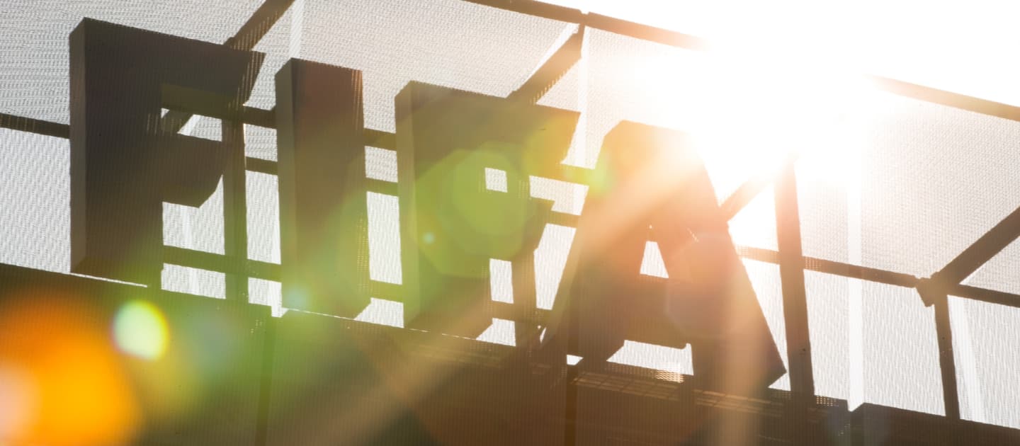 Acusado de corrupção, ex-secretário-geral da Concacaf é banido pela Fifa