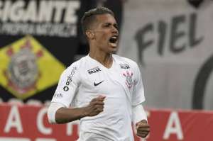 Atacante diz que Corinthians tenta jogar mais bonito e minimiza cobranças