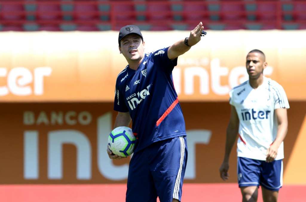 Contratado há menos de uma semana, Diniz tenta implantar seu estilo no São Paulo - Rubens Chiri / saopaulofc.net