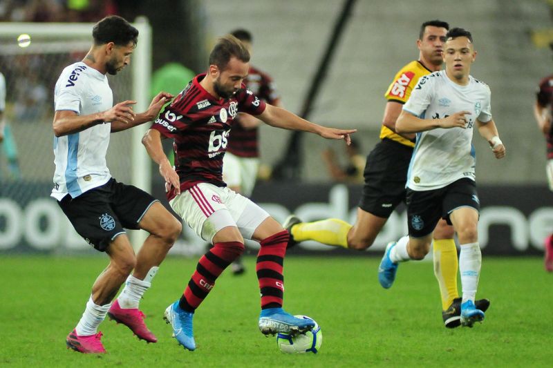 Em quase 100 jogos, Grêmio leva vantagem no histórico contra o Flamengo