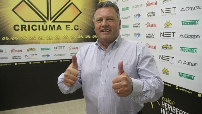 Segundo pior visitante, Criciúma considera empate contra Vila Nova como ponto positivo