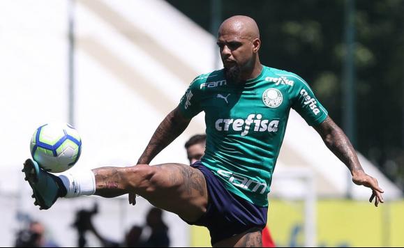 Palmeiras treina sem três titulares e Borja deixa atividade após dividida