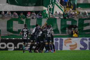 Chapecoense 0 x 1 Corinthians - Timão vence em Chapecó com gol de Avelar
