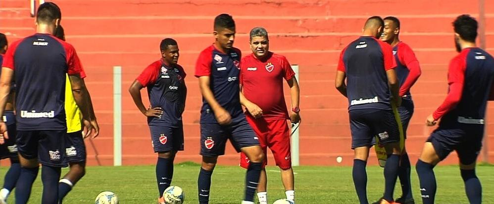 Série B: Vila Nova oficializa demissão de ex-treinador de Guarani e CSA