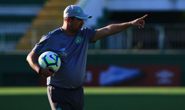 Marquinhos Santos lamenta nova derrota da Chape e desabafa: “Aqui não tem vagabundo”