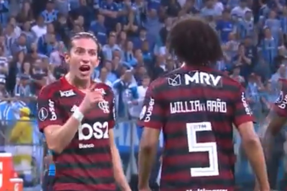 Filipe Luís e Arão minimizam discussão em Grêmio x Flamengo: ‘É coisa de jogo’