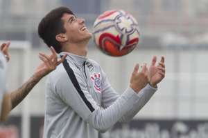 Araos desafia curta história de gringos na Ponte; herói em dérbi, Gigena é exceção