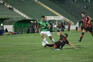 Corinthians entra na briga por talismã do Guarani e acirra disputa com rival