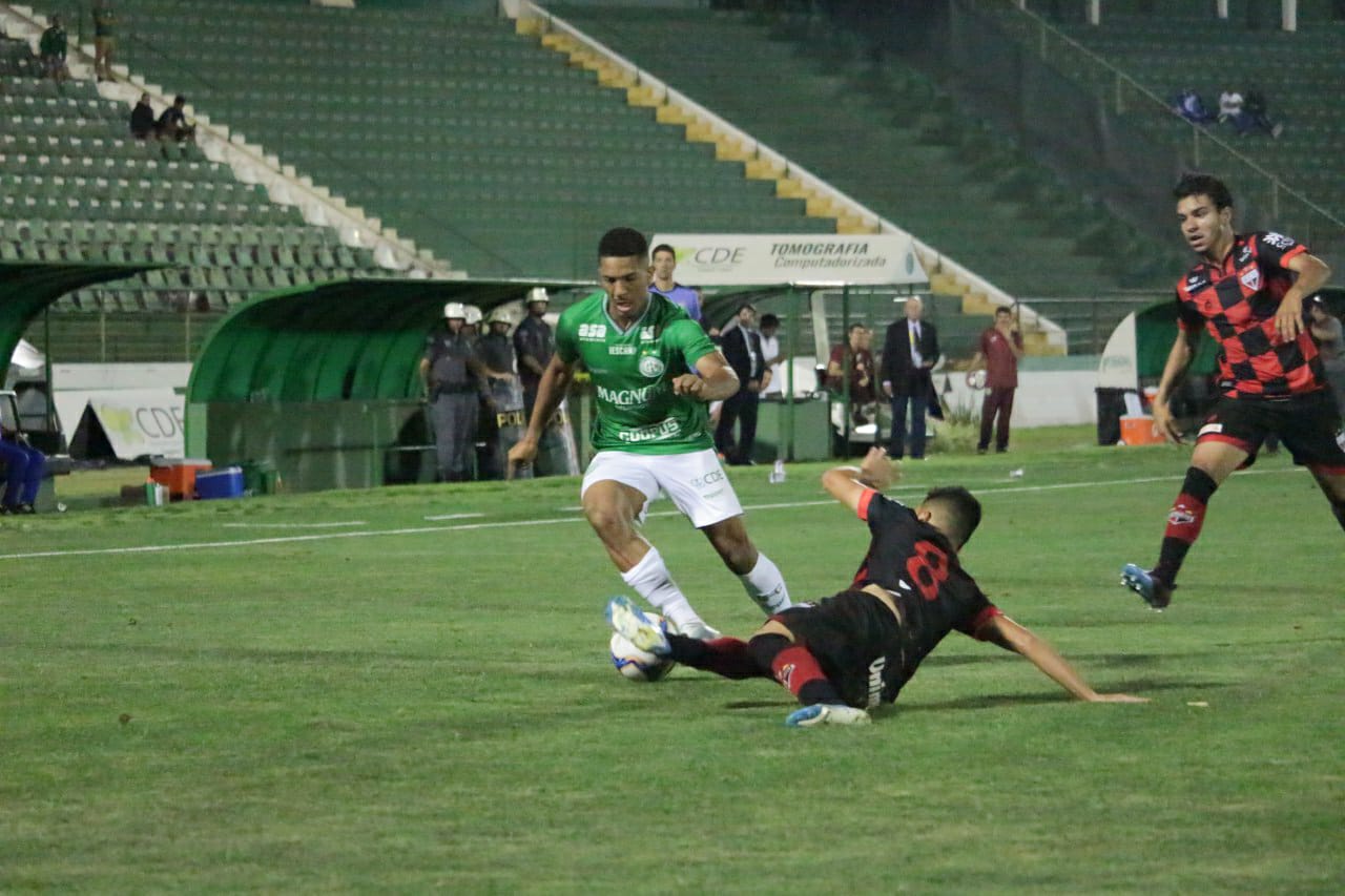 Corinthians entra na briga por talismã do Guarani e acirra disputa com rival