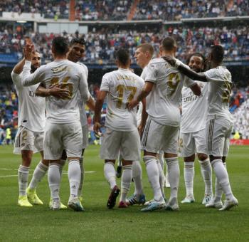 Liga dos Campeões: UEFA denuncia grandes clubes por infrações no campeonato