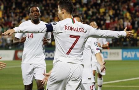 Eliminatórias Euro: Fernando Santos convoca Portugal para jogos em Kiev e Lisboa