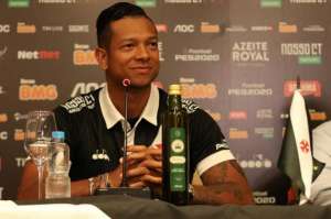 Apresentado, colombiano diz que decisão pelo Vasco foi 'muito rápida'