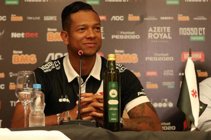 Apresentado, colombiano diz que decisão pelo Vasco foi ‘muito rápida’