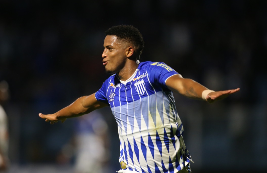 Atacante do Avaí projeta reação nas três próximas partidas