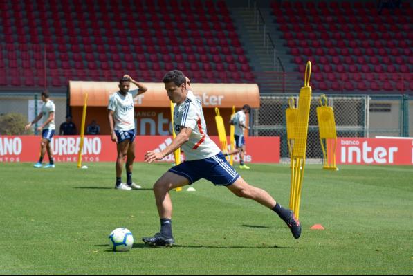 Atacante treina novamente pelo São Paulo, mas não enfrentará o Fortaleza
