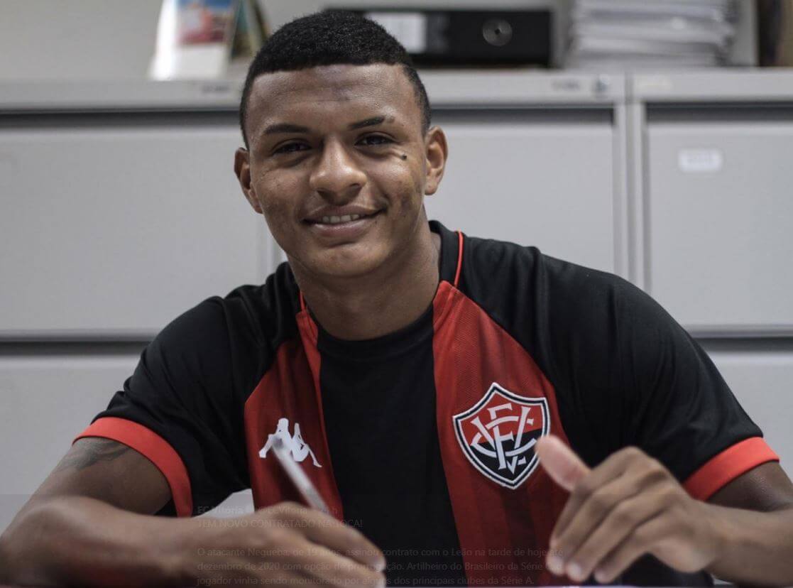Série B: Xará de ex-atacante do Flamengo é oficializado pelo Vitória