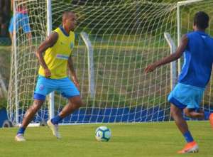 Recuperados, zagueiro e lateral ficam à disposição no CSA