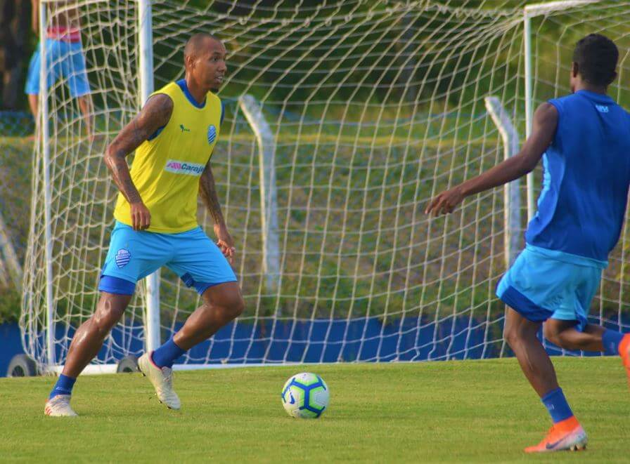 Recuperados, zagueiro e lateral ficam à disposição no CSA