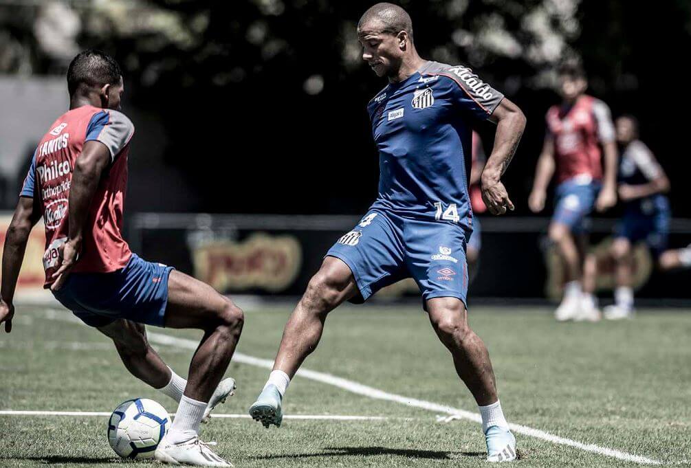 Terceiro maior artilheiro estrangeiro do Santos, meia mira marca de Copete