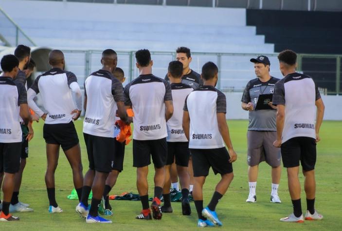 Adílson Batista convoca torcida para encerrar jejum de vitórias do Ceará no Brasileirão