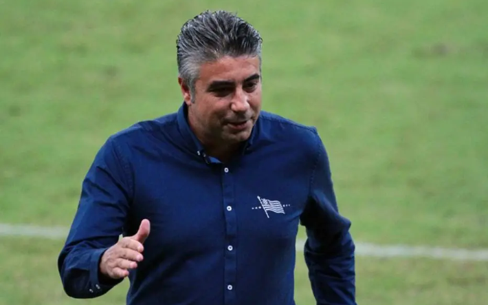 René Simões e Alexandre Gallo querem voltar a trabalhar como técnicos