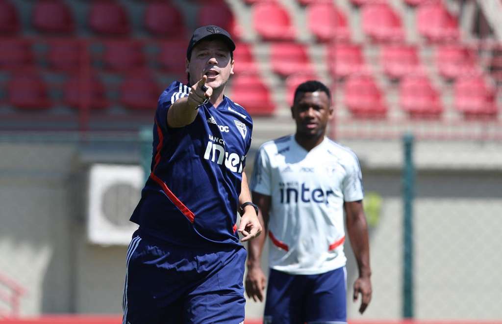 Diniz pode repetir escalação do São Paulo e 'se igualar' a Cuca - Rubens Chiri / saopaulofc.net