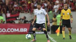 Luan Peres exalta trabalho no Santos e projeta duelo com o Vasco no Rio de Janeiro