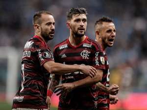 Cirurgia de meia do Flamengo é bem-sucedida e jogador terá alta nesta sexta