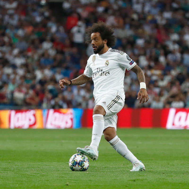 Espanhol: Lateral brasileiro sofre nova lesão e volta a desfalcar o Real Madrid