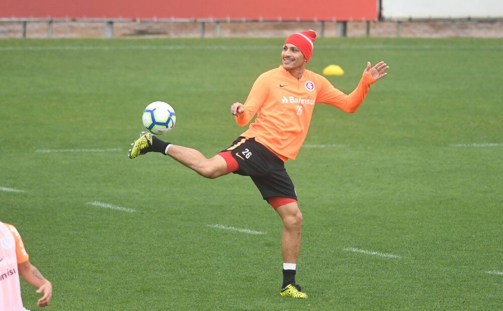 Com vaga no G6 ameaçada, Internacional enfrenta Cruzeiro em Belo Horizonte