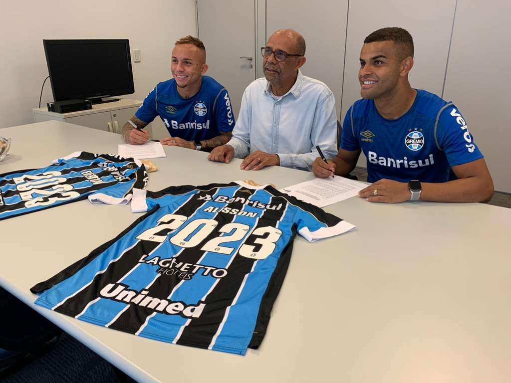Alisson e Everton renovam contrato com o Grêmio até 2023