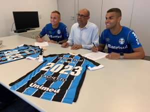 Valorizados, Everton e Alisson renovam contrato com o Grêmio