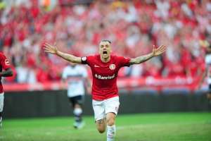 Ídolo argentino treina sem limitações e pode reforçar o Internacional em Belo Horizonte