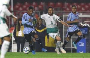 Contra o Ceará, Goiás tenta dar sequência à arrancada no Brasileirão