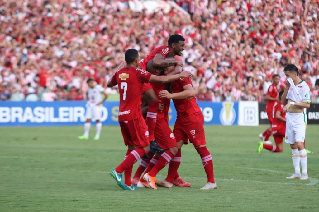 O Náutico venceu o primeiro jogo por 3 a 1. (Foto: Léo Lemos / CNC)