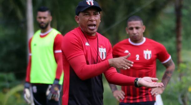 O técnico Hemerson Maria também cobrou o elenco por conta das últimas atuações