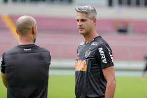 Rodrigo Santana esboça Atlético-MG com 3 zagueiros para enfrentar o Palmeiras