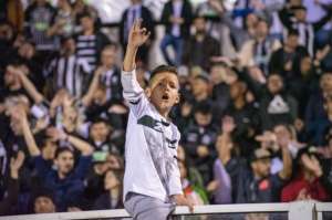 Figueirense 1 x 2 Oeste - Fábio prega mais dois pregos no caixão alvinegro!