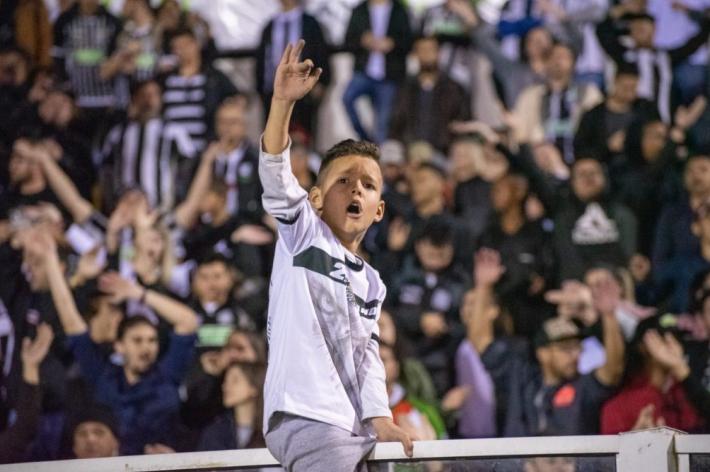 Figueirense 1 x 2 Oeste – Fábio prega mais dois pregos no caixão alvinegro!