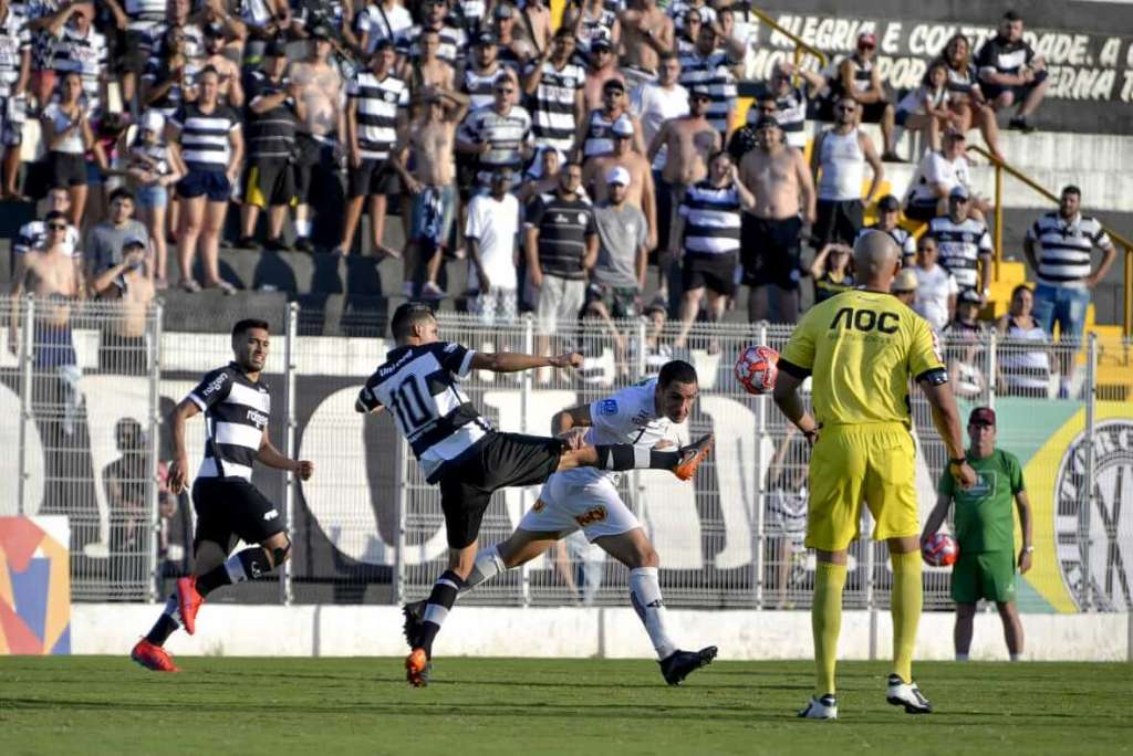 O XV de Piracicaba passou por cima do Comercial neste sábado (Foto: Adriano Rizzo)