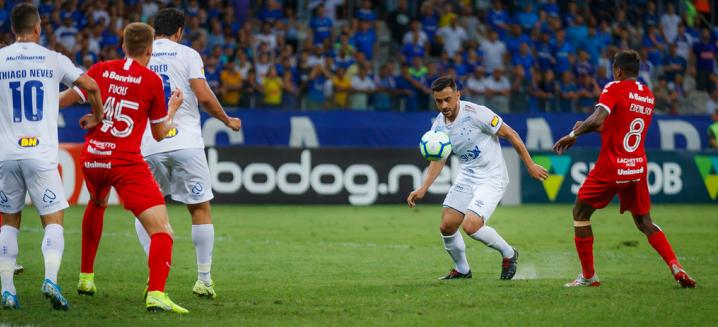 Meia diz que ‘faltou um pouco de sorte’ para o Cruzeiro vencer no Mineirão