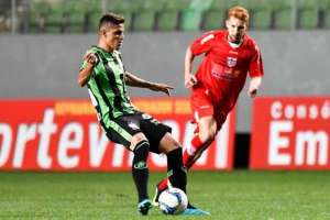 CRB perde ex-Ponte para sequência da Série B, mas contrata meia do Atlético-MG