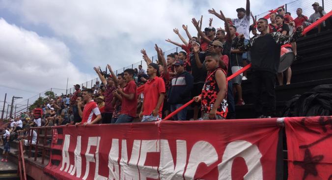 Flamengo lotou arquibancada em Guarulhos