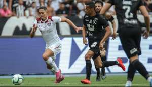 Após 2ª vitória seguida do Fluminense, meia elogia Marcão: 'Ele conhece o clube'