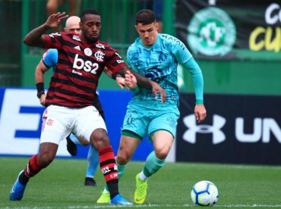 Flamengo venceu Chape com mistão