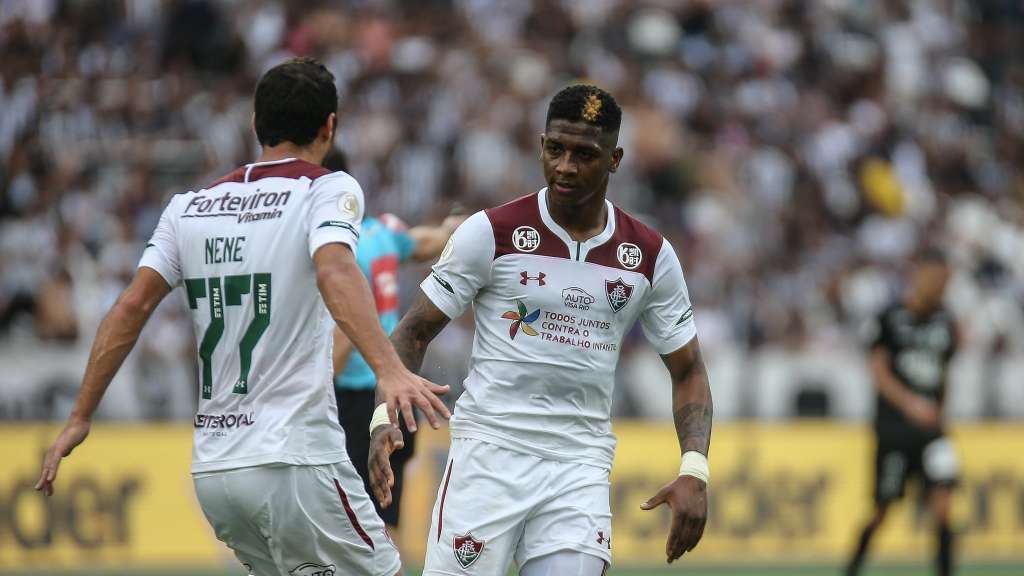 Após vitória no clássico, Fluminense abre três pontos da zona de rebaixamento - Lucas Merçon / Fluminense FC