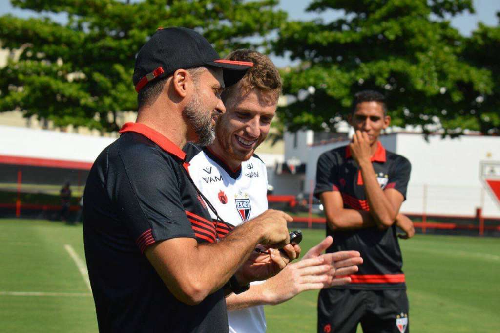 Recém-contratado, Aylon deve fazer sua estreia pelo Atlético-GO nesta terça-feira (Foto: Paulo Marcos/Atlético-GO)