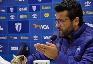 Valentim vê Avaí prejudicado e meia desabafa: 