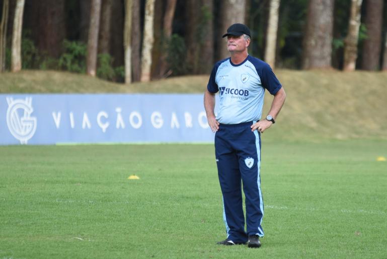 Mazola Jr. deixa “parte afetiva” de lado e foca em vitória contra a Ponte Preta